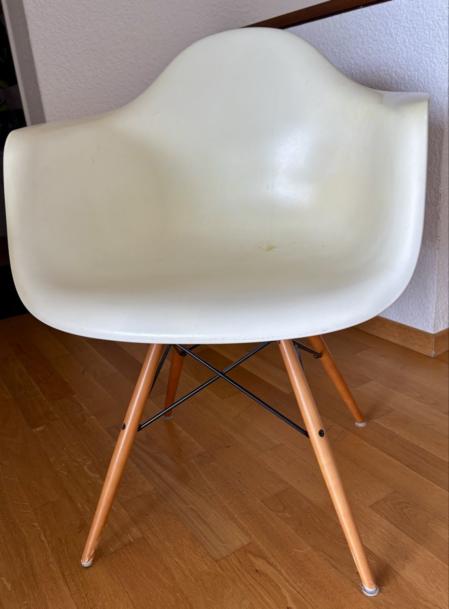 Eames Sedie: Vitra Eames Plastic Arm Chair - Original  – Usato da Zollikerberg venduto da Zuversicht2811