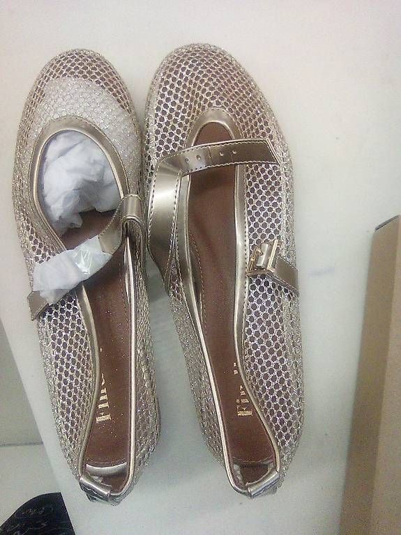 Damenschuhe: Goldige Ballerinas grösse 41 – Gebraucht aus BASEL von Subrun
