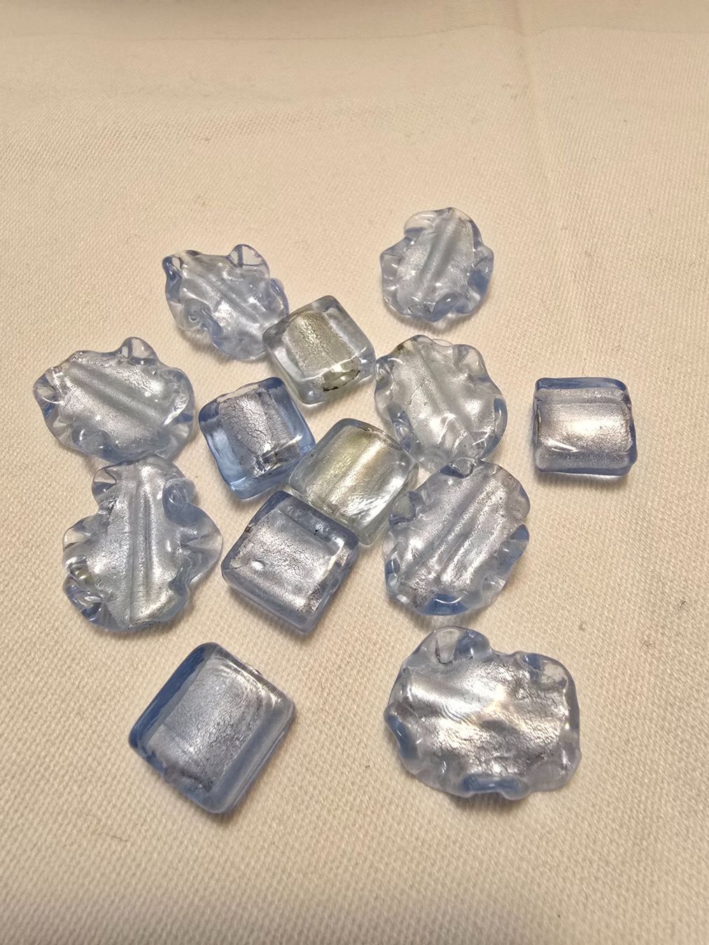 Perle (finte): 13 Schöne Glasperlen – Nuovo e nell'imballaggio originale da Basel venduto da Galia2001