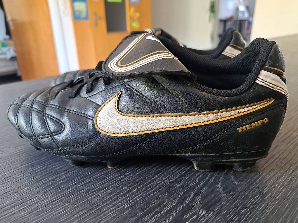 Schuhe für Jungen: Fussballschuhe Nike Gr. 36 – Gebraucht aus Oberflachs von sylviepe 4