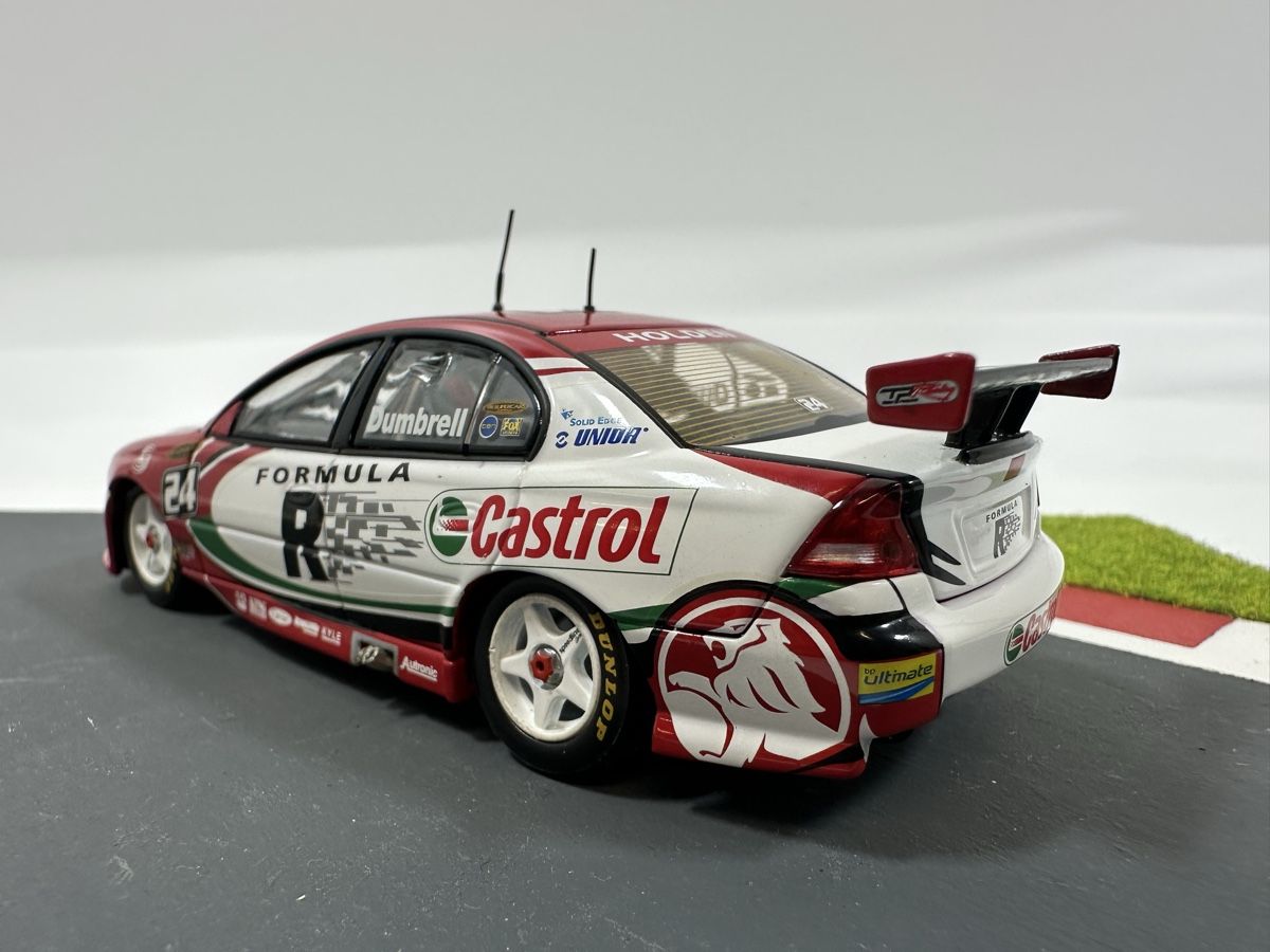 Modellini d'auto: Holden VY Commodore 1:43 Castrol, CLASSIC CARLECTABLES – Nuovo (secondo la descrizione) da Zofingen venduto da rf9_x2xt 3