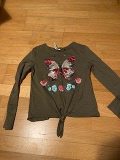 Pullover & Sweatshirts: Pull léger t.122/128 – Gebraucht aus Boudry von Lamue01