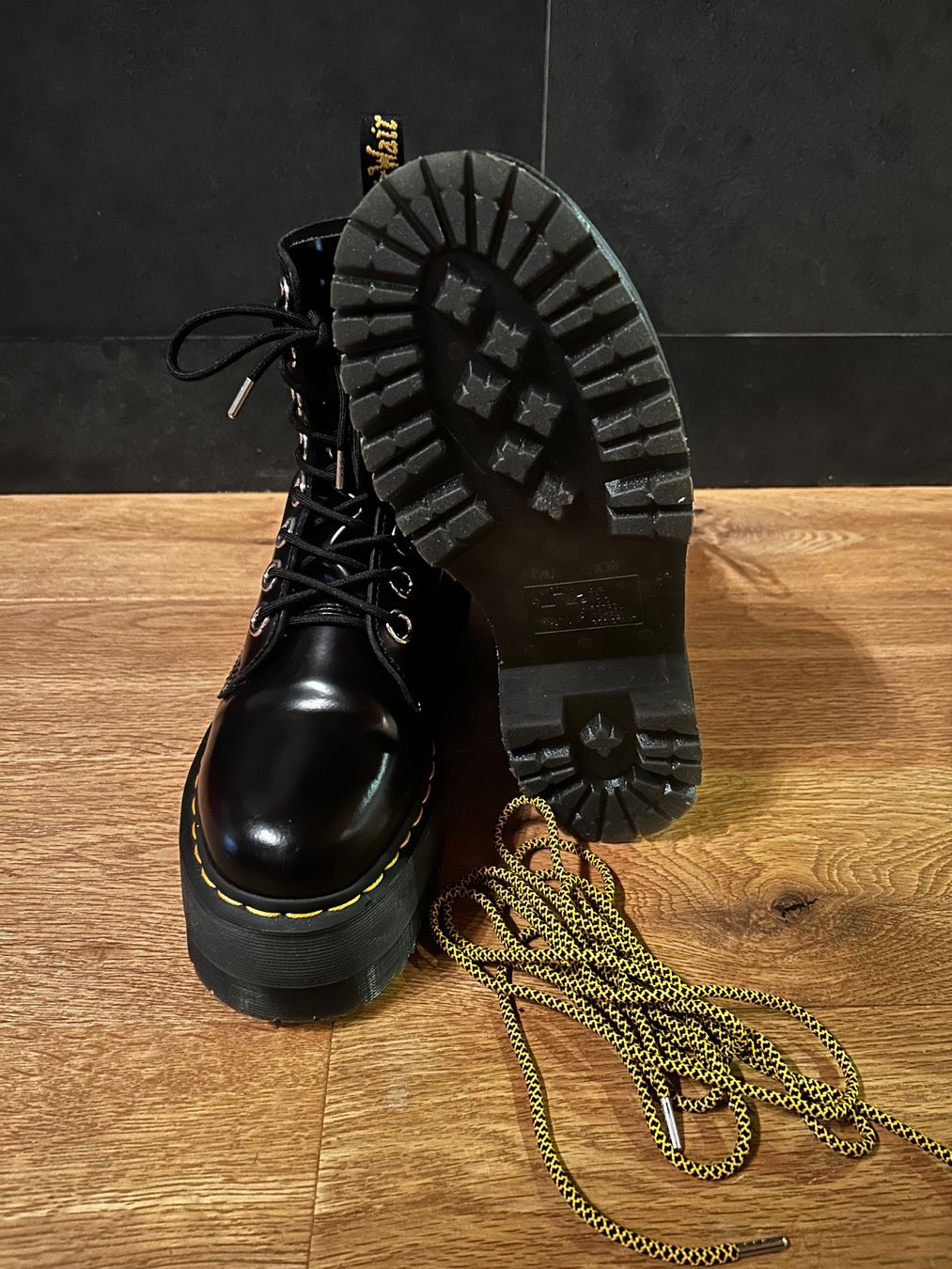Dr. Martens Scarpe da donna: Dr. Martens Plateaustiefel Schwarz/black – Nuovo (secondo la descrizione) da Lippoldswilen venduto da ame_96g2 4