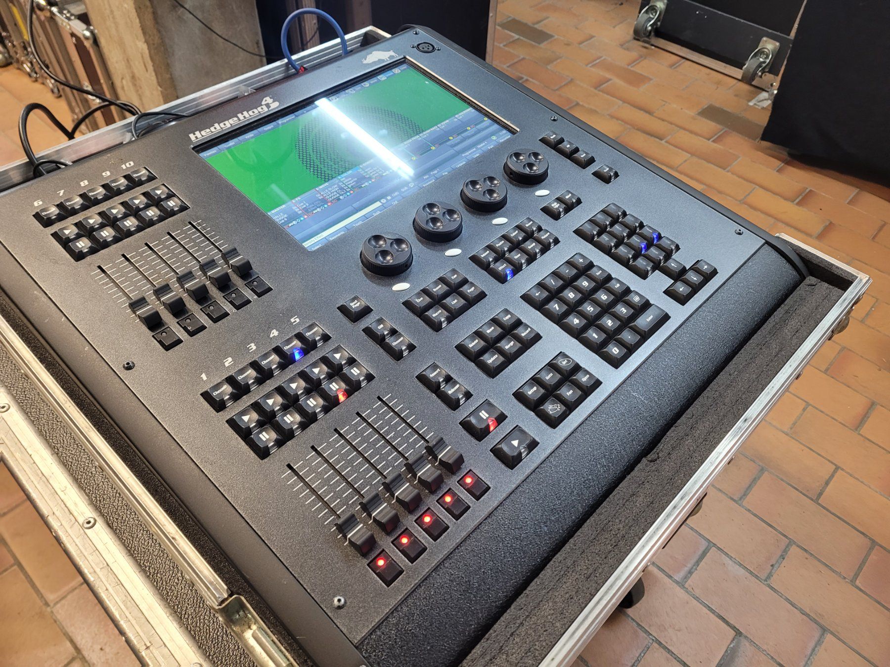 Console di mixaggio: Lichtmischpult Hedge Hog 4 inklusive Case – Usato da Vitznau venduto da Night-Fire 1