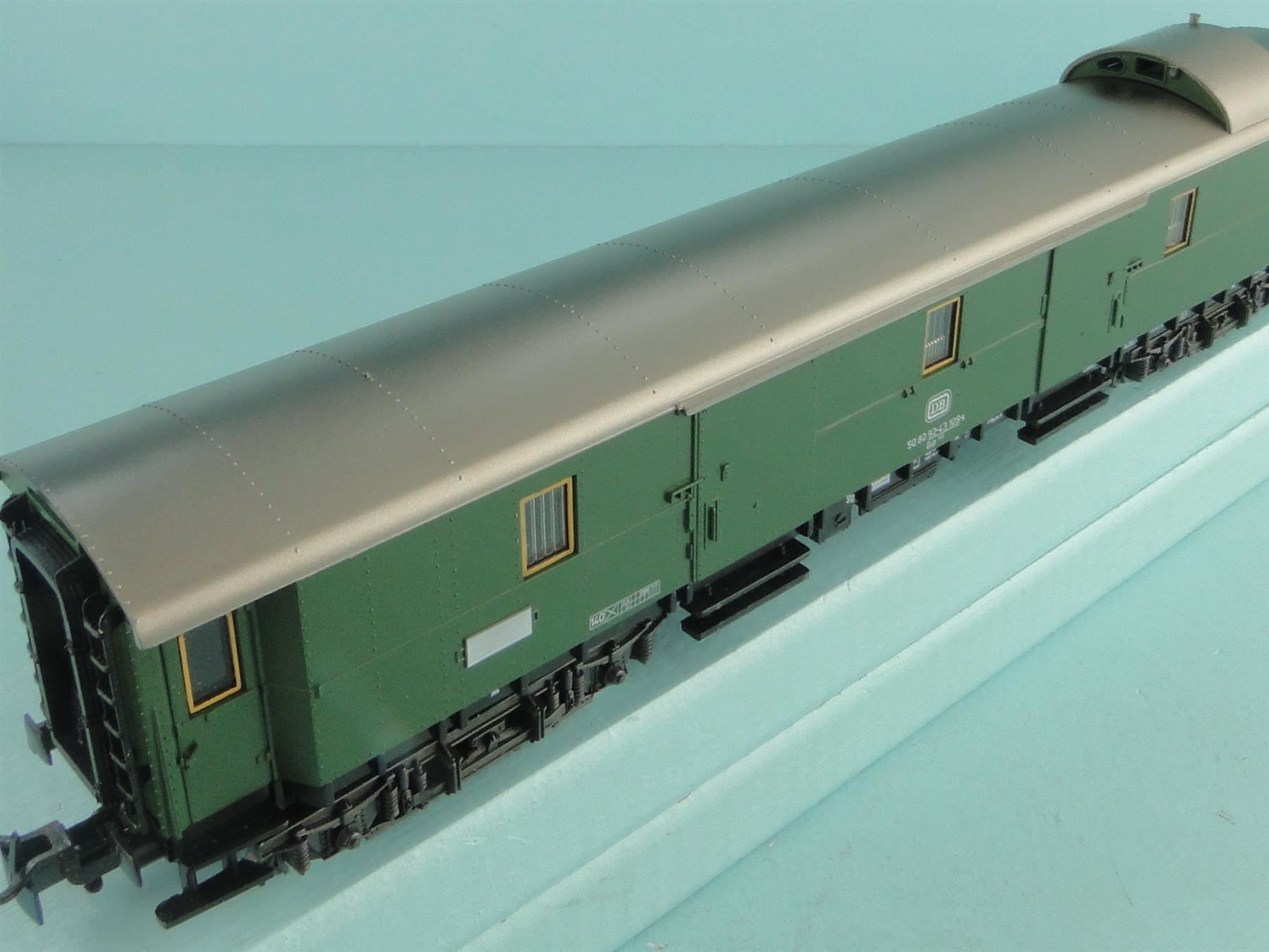 Märklin Modellini di ferrovie: Märklin 4140 DB Gepäckwagen – Usato da Bülach venduto da cann11 5