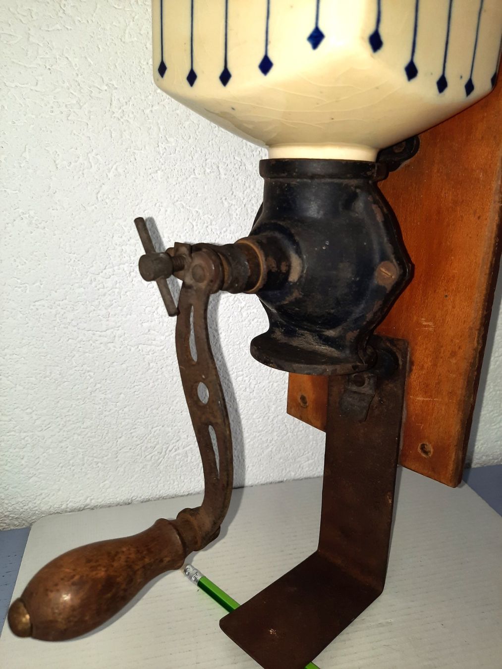Küchengeräte: Antike Kaffeemühle Wandmodell, Keramikbehälter "Kaffee" – Gebraucht aus Steffisburg von pbegger 3