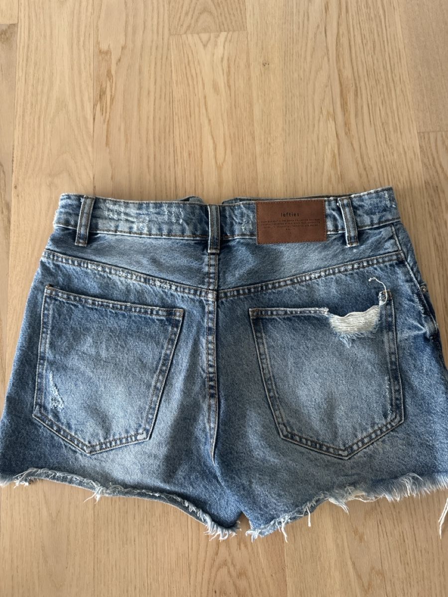 Jeans: Jeans Shorts – D'occasion à Pfäffikon SZ par JasminS. 2