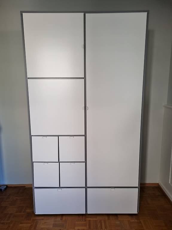 Armadi: Kleiderschrank IKEA VISTHUS – Usato da Schaffhausen venduto da BiKoKu