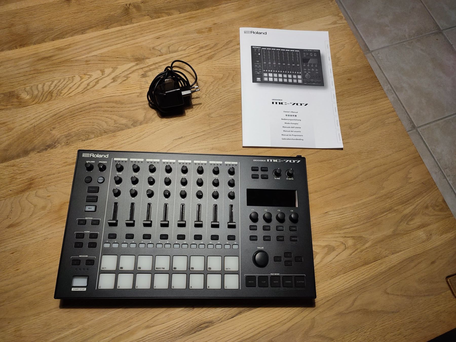 Roland Strumenti musicali: Roland MC-707 Groovebox – Usato da Felben-Wellhausen venduto da Phattpat 2