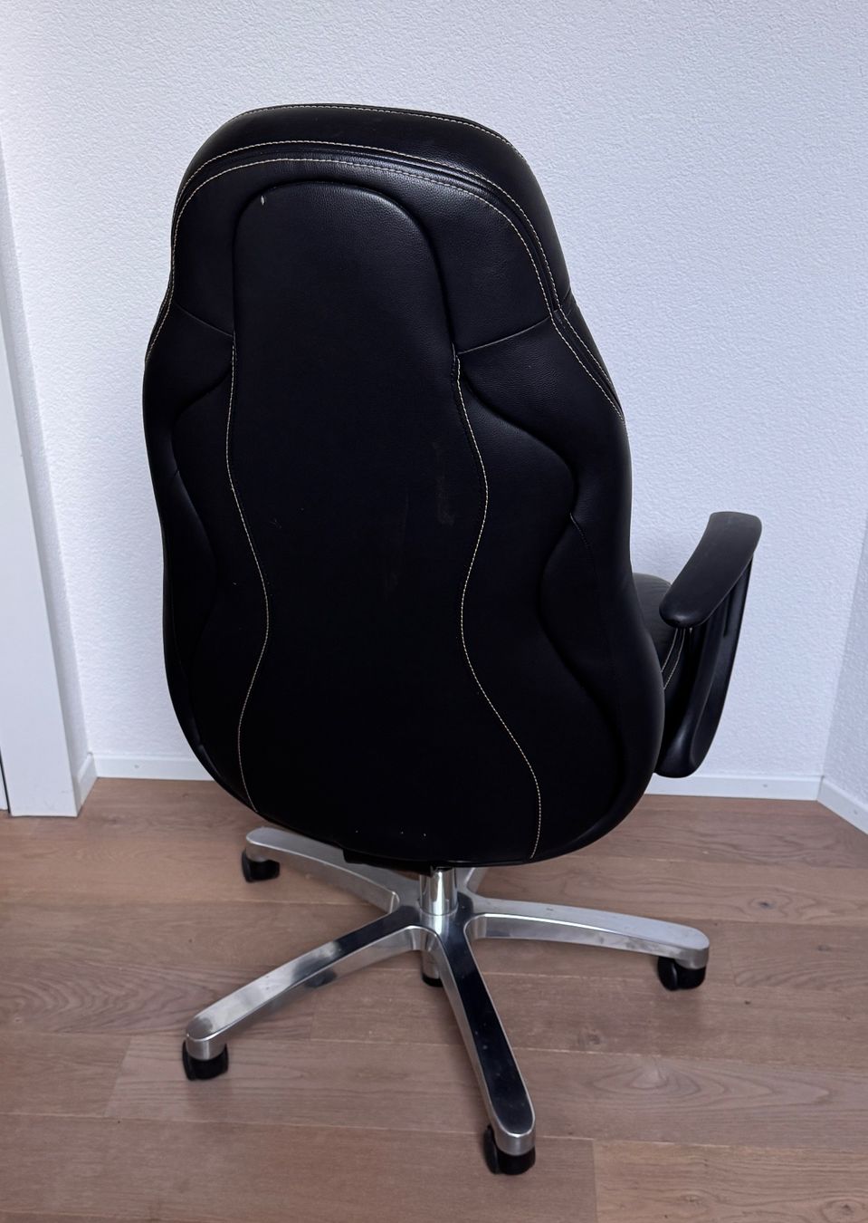 Chaises: Stabiler Bürostuhl schwarz – D'occasion à Arbon par drs64 2