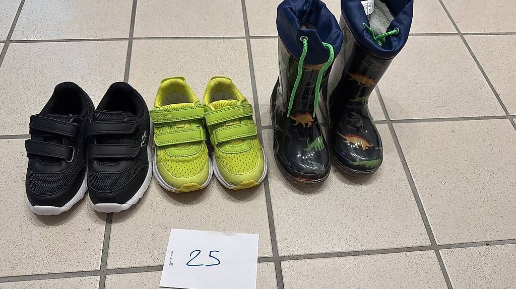 Scarpe per ragazzi: Scarpe Bambino  – Usato da Contra venduto da Pinin1982 2