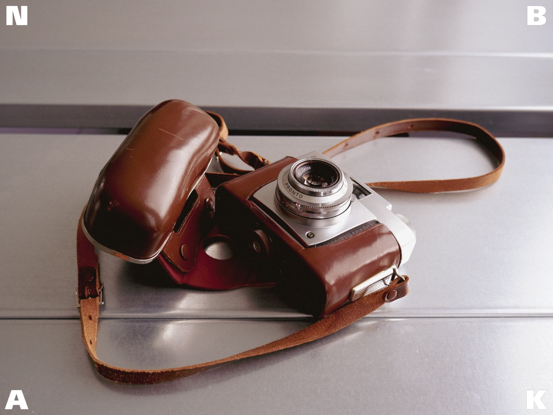 Zeiss Fotocamera: ZEISS IKON CONTINETTE PRONTO – Usato da Zürich venduto da eonbug