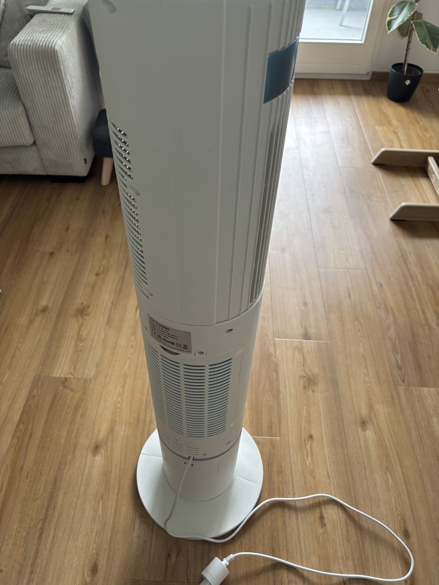 Ventilatori: Turmventilator Weiss, mit  unschön bearbeitetem Stecker – Usato da Zug venduto da christoph.arnold88 2