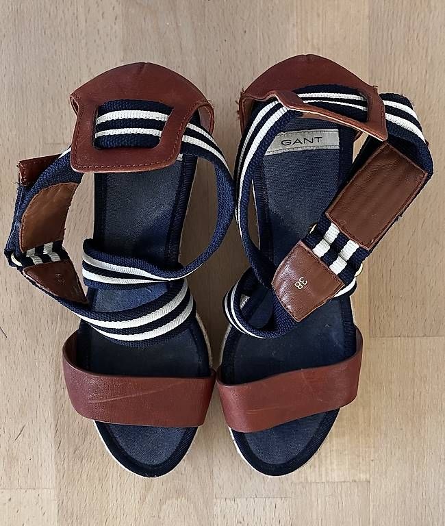 Scarpe da donna: GANT Keilsandaletten Gr. 38 – Usato da Liestal venduto da Schatzsucher90 2