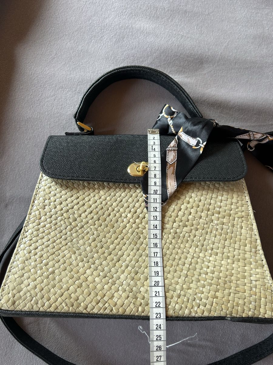 Borse da donna: Elegant Woven New Sling Bag – Nuovo (secondo la descrizione) da St.Josefen venduto da lop_lh8d 8