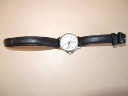 Le Temps Saphir Swiss Made Elegante Damenuhr 30 mm