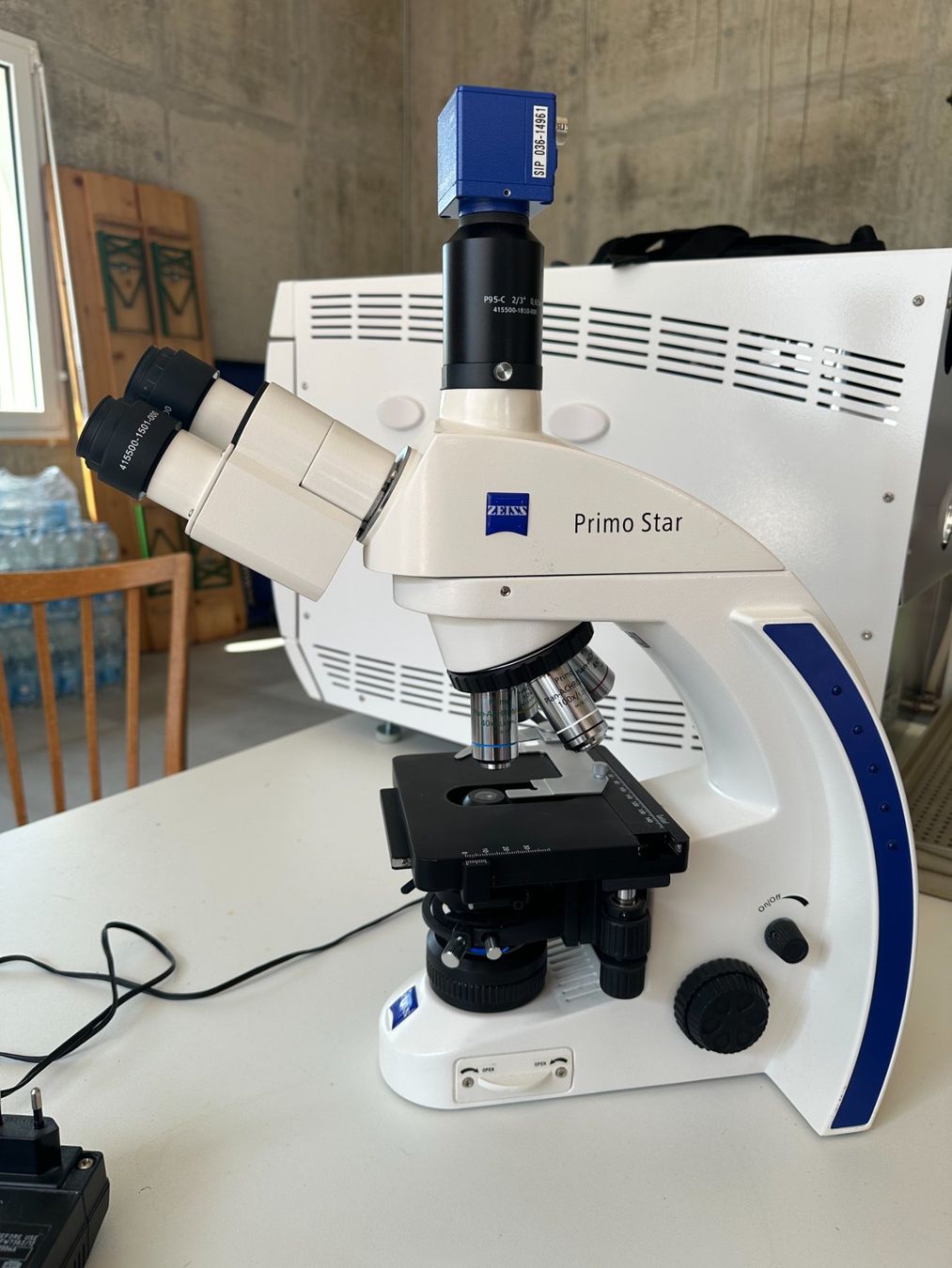 Zeiss Microscopi: Microscope professionnel ZEISS Primo Star trinoculaire + cam – Usato da Payerne venduto da id-elektro