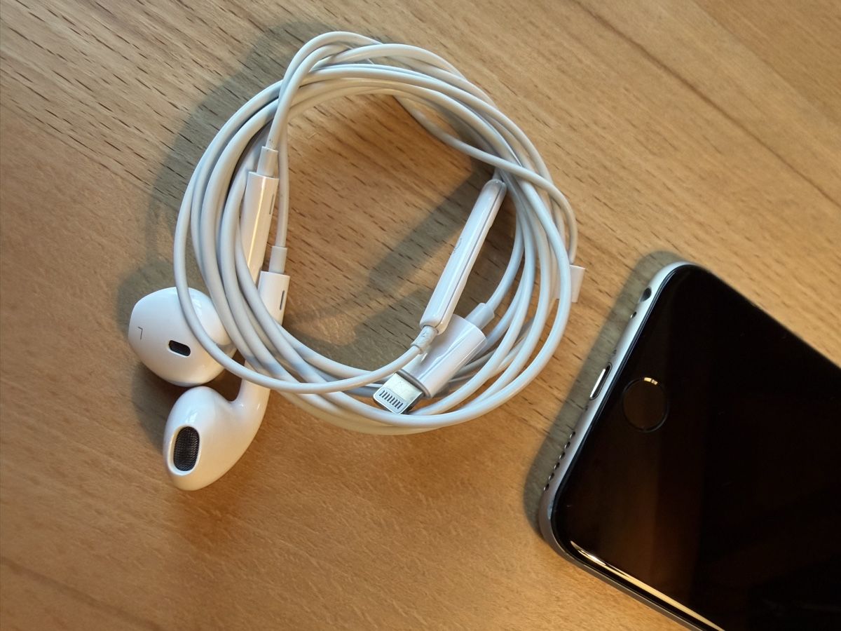 Apple Handys / Smartphones: IPhone 6 Spacegrey, 16 GB – Gebraucht aus Chur von Sim7000 3