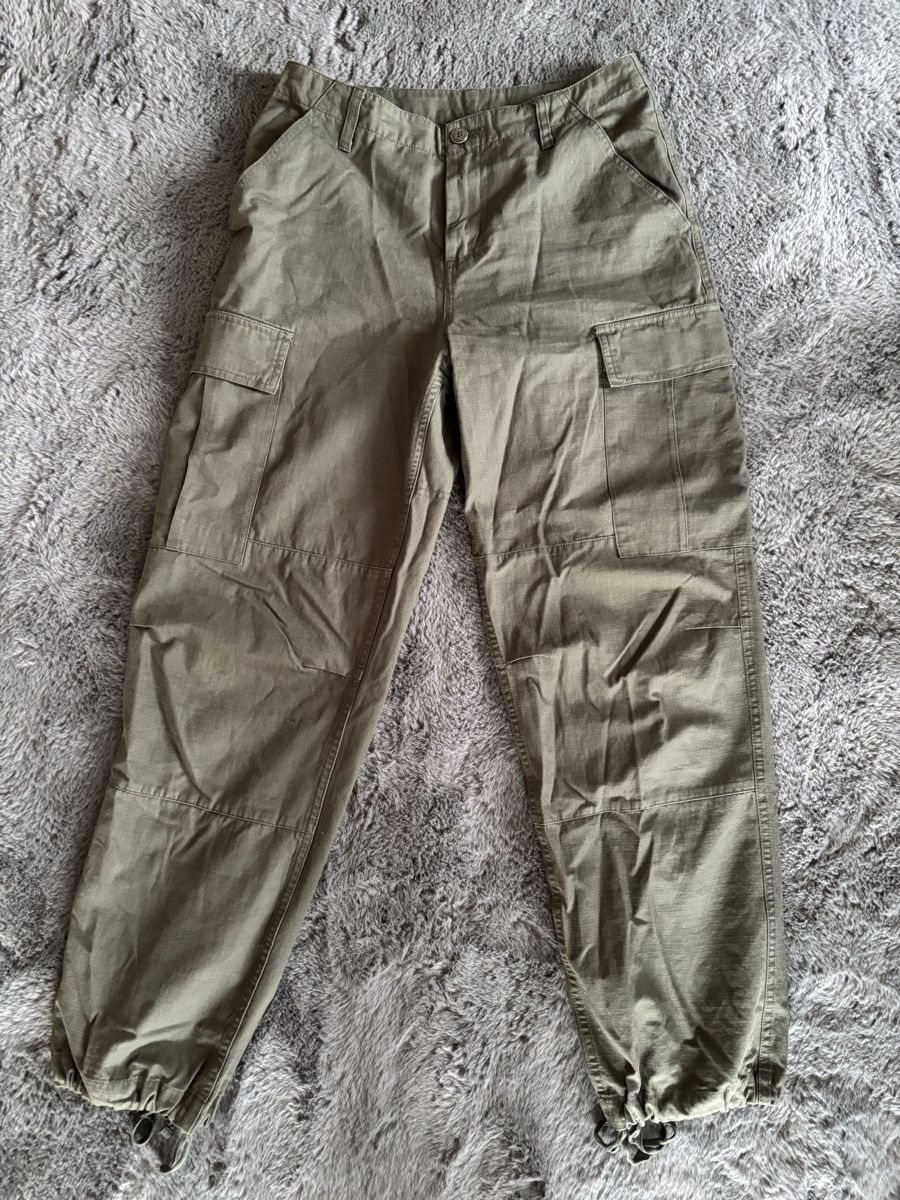 Pantaloni: Khaki Cargo Pants - Unisex – Nuovo (secondo la descrizione) da Wichtrach venduto da Re_Fit