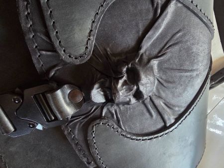 LEDERUMHÄNGETASCHE SONDERANFERTIGUNG