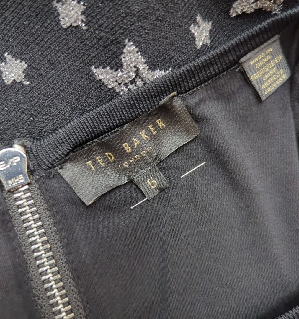 Ted Baker Vestiti: Robe Ted Baker - Noir avec étoiles argentées - Taille M – Nuovo (secondo la descrizione) da Le Locle venduto da Threads_CH 1