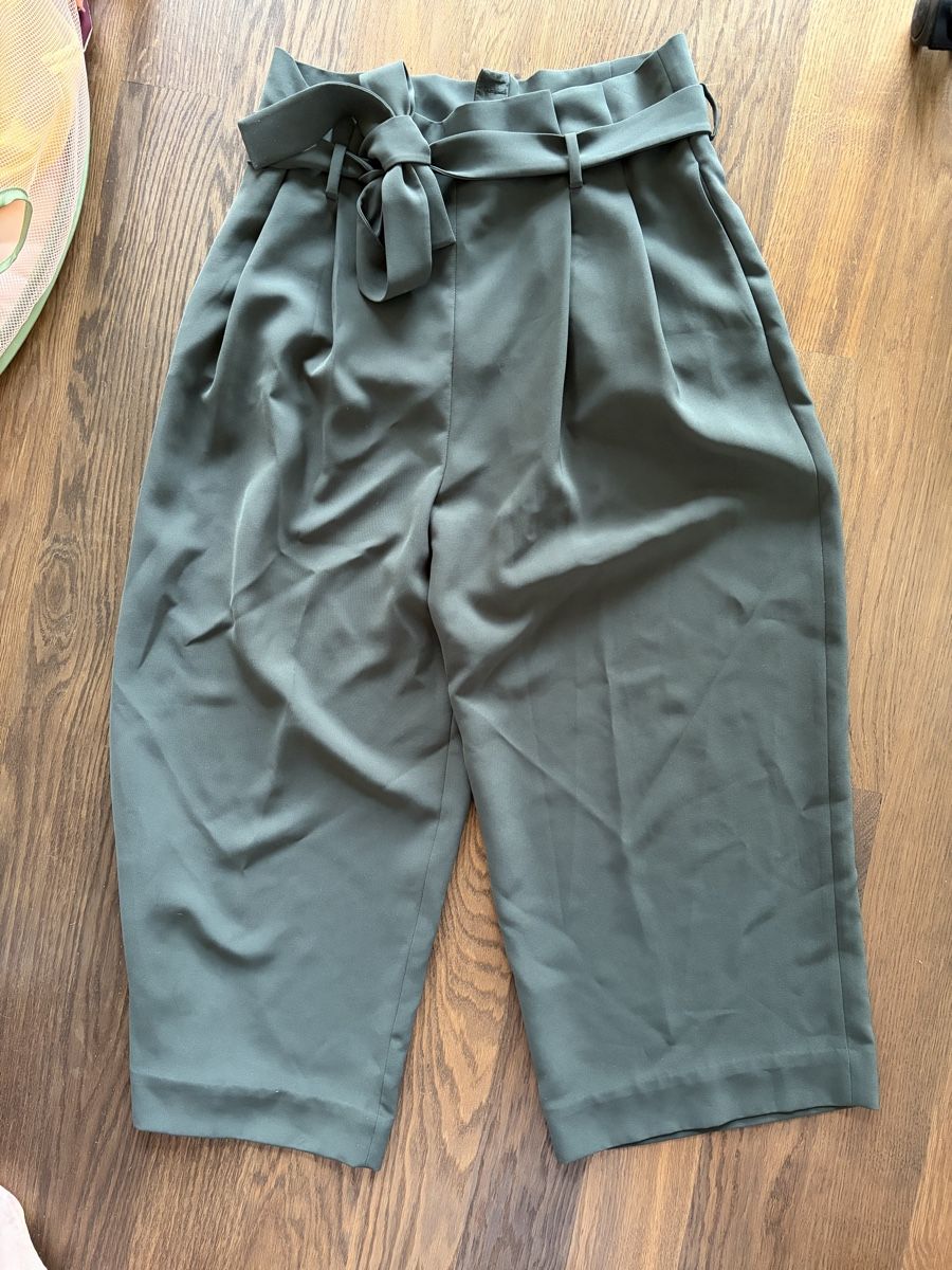 Cos Pantaloni: Culotte Cos Khaki – Usato da Zürich venduto da Robin_zh2
