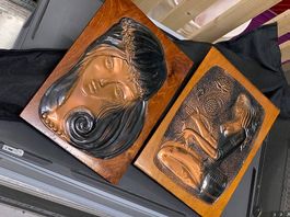 Kunstvolle Kupferarbeit auf Holz aus den 70er