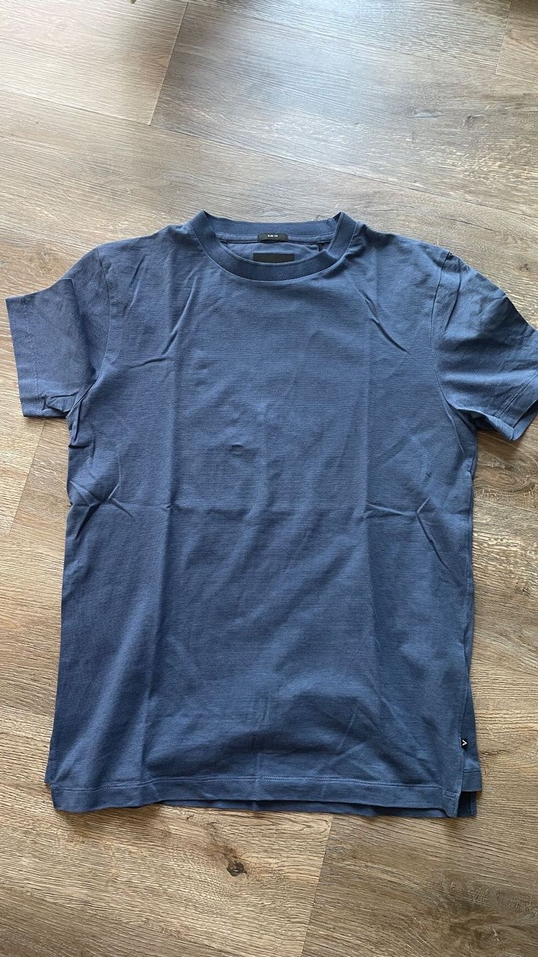 Hugo Boss T-Shirts: T-Shirt Boss, blau, L – Gebraucht aus Gressy von manessi