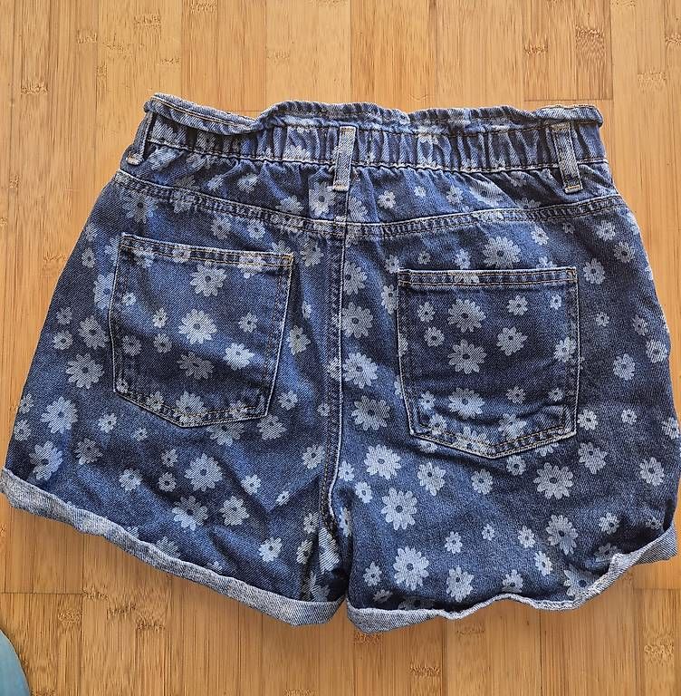 Only Jeans: 2x Only Jeansshorts Grösse M – Gebraucht aus Inwil von keks86 2