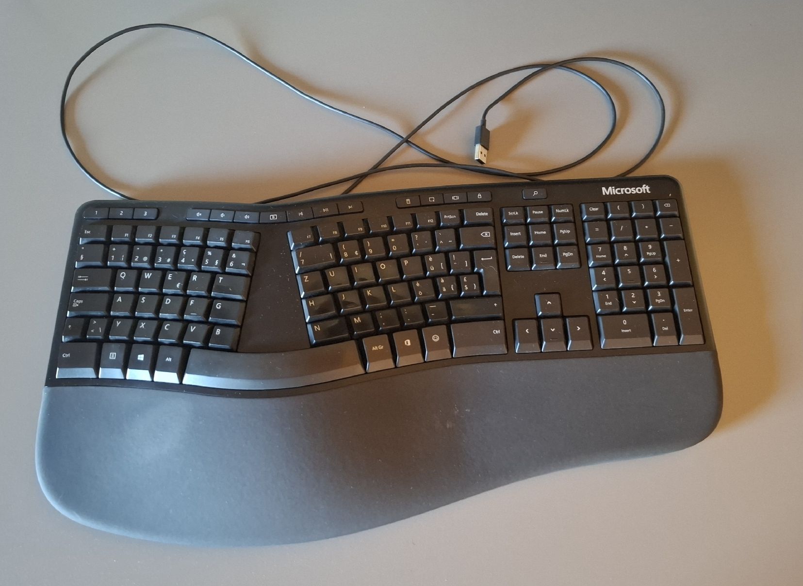 Microsoft Tastaturen: Microsoft Sculpt Ergonomic Keyboard USB DE QWERTZ – Gebraucht aus Lü von jas_minw