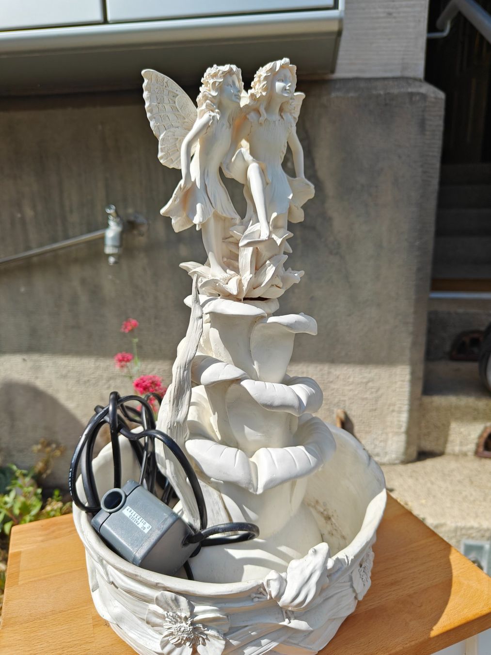 Teiche & Zierbrunnen: Zierbrunnen – Gebraucht aus Basel von niz_2qm6 1