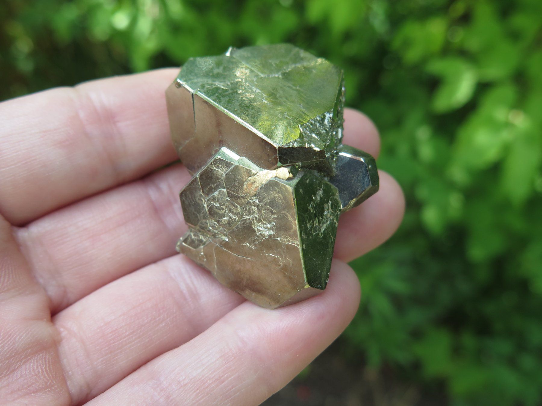 Mineralien & Heilsteine: Pyrit Oktaeder von Peru – Gebraucht aus Schaffhausen von Yamakana51L8736OQ8 2