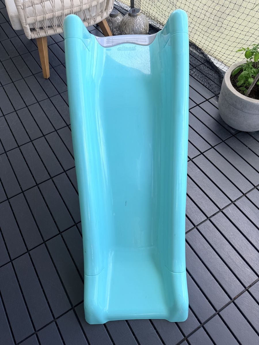 Toboggan: Kinder Rutsche blau Grösse ca. 100cm gebraucht – D'occasion à Wallisellen par Nujurnubuenu 3