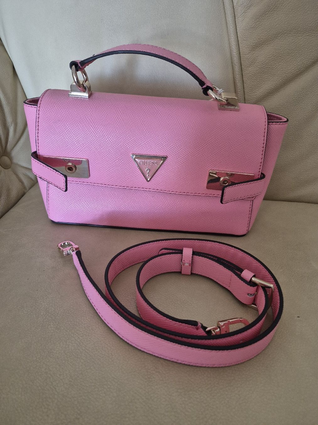 Guess Sacs femmes: Damentasche – Neuf avec emballage d'origine à Pfaffnau par gologoldun1953 1