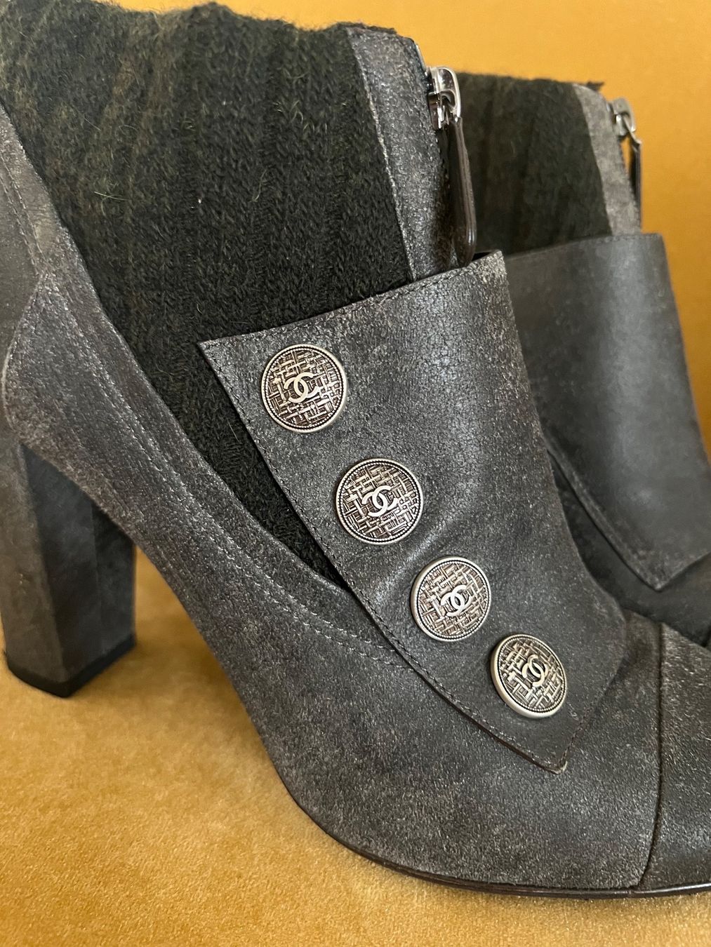 Chanel Damenschuhe: Chaussures Chanel 42 – Gebraucht aus Lutry von roxypoxy 1