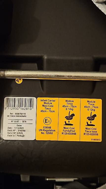 Seggiolini per auto: Set Maxicosi inkl. Basisstation – Usato da Ossingen venduto da Wilaueis 1