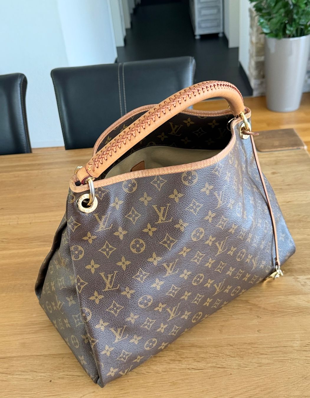 Louis Vuitton Borse da donna: Louis Vuitton Artsy – Usato da Reinach AG venduto da RobbisB 2