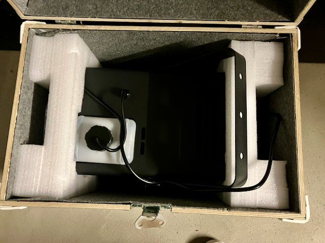 Cameo Tutte le macchine: Nebelmaschine Cameo Phantom F5 mit Case – Usato da Lufingen venduto da Imperator3 2