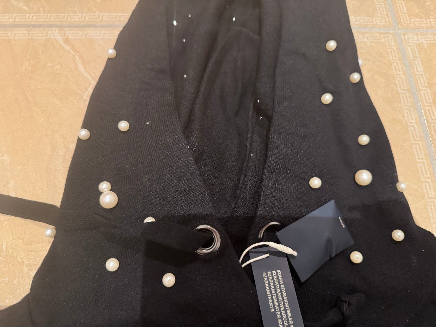 Zara Maglioni & Felpe: Zara neuer Perlen Kapuzen Pulli, M – Nuovo e nell'imballaggio originale da Klingnau venduto da Markus14 3