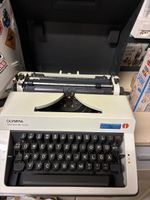 Schreibmaschine Olympia Monica De Luxe