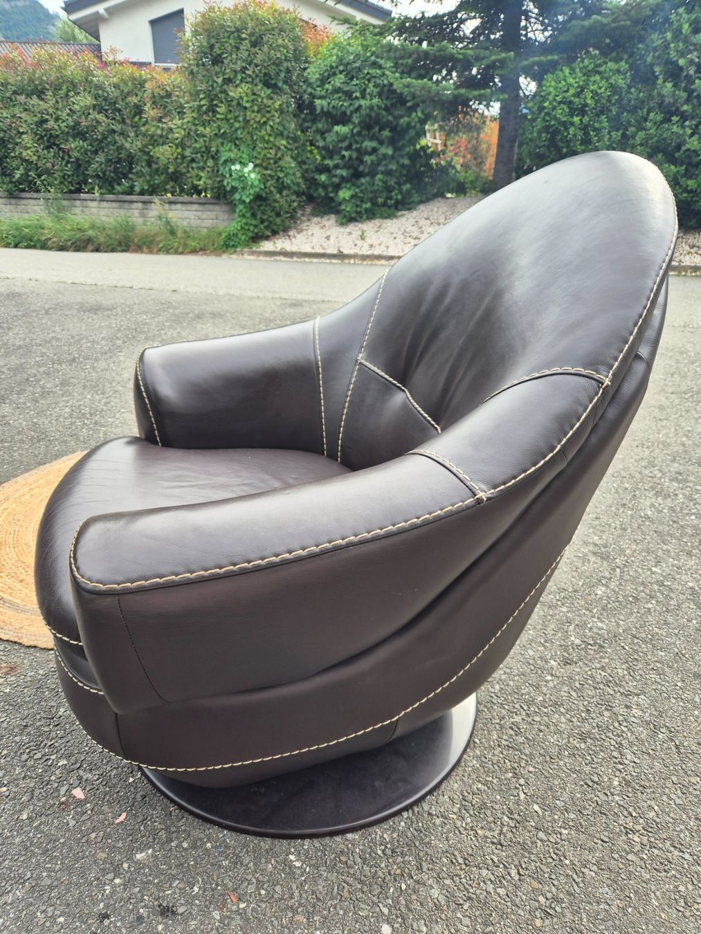 Poltrone: Fauteuil en cuir brun pivotant – Usato da Fully venduto da tameab 1