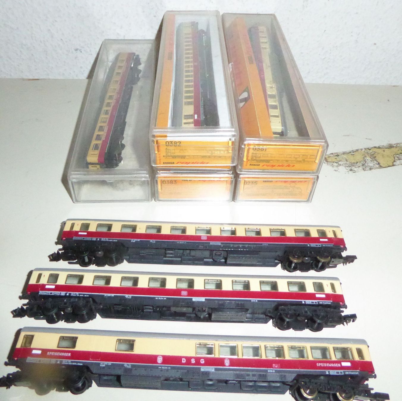 Arnold Modelleisenbahnen: Arnold Spur N DB TEE Zug Set 8-teilig – Gebraucht aus Uetikon am See von auktio 3