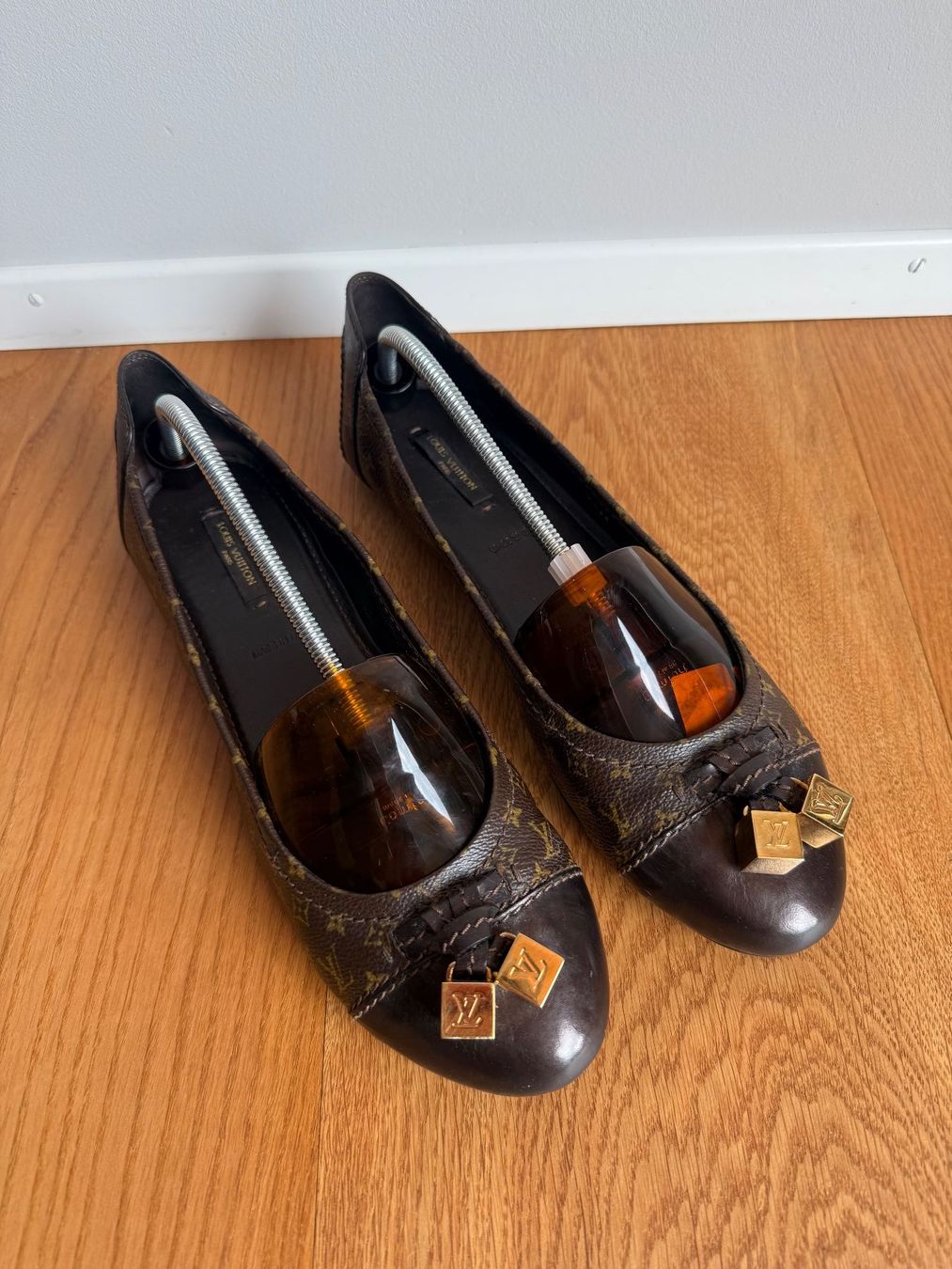 Louis Vuitton Scarpe da donna: LOUIS VUITTON Ballerinas Gr. 41 – Usato da Zürich venduto da Pau76