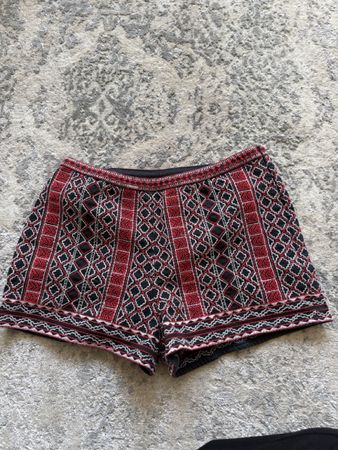 Forever 21 Shorts, Grösse S, Rot/Schwarz Top Zustand!