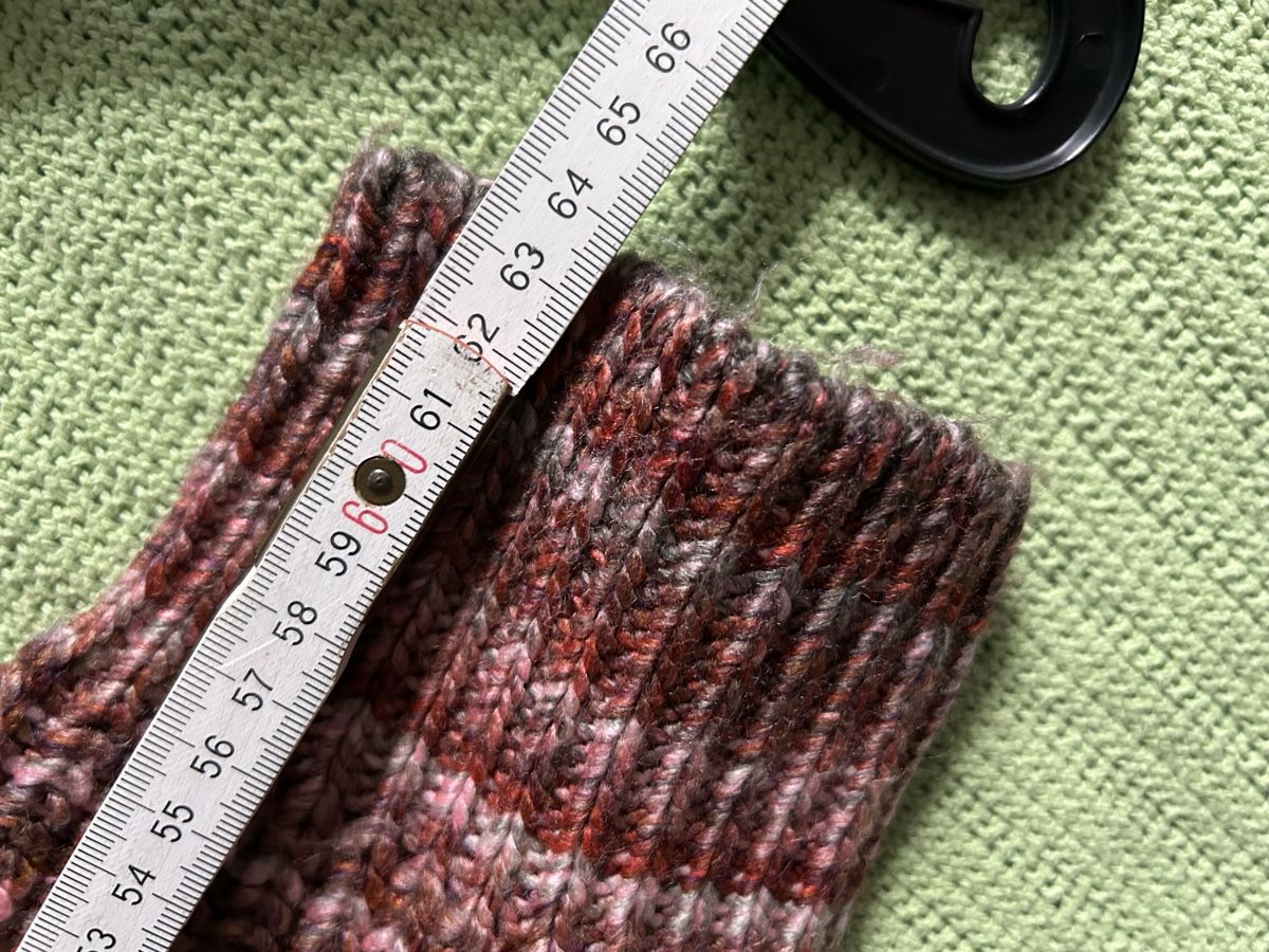 Jacken: BPC Selection Strickjacke mehrfarbig Grösse 56/58 – Gebraucht aus Rüti ZH von Masken 6