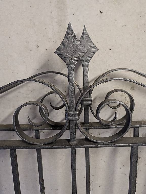 Griglie e Inferriate: 2 schmiedeeiserne Fenstergitter (neu) – Usato da Muri b. Bern venduto da Favorita17 4