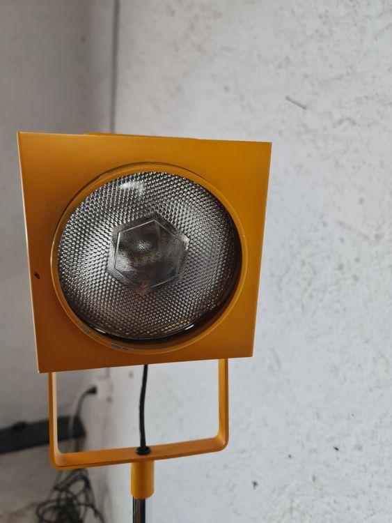 Lampes: Stehlampe gelb verstellbar Spot Design Leuchte Wohnzimmer – D'occasion à Obfelden par Vintagebude 3