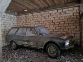 1:18 Peugeot 504 Gendarmerie "Scheunenfund"