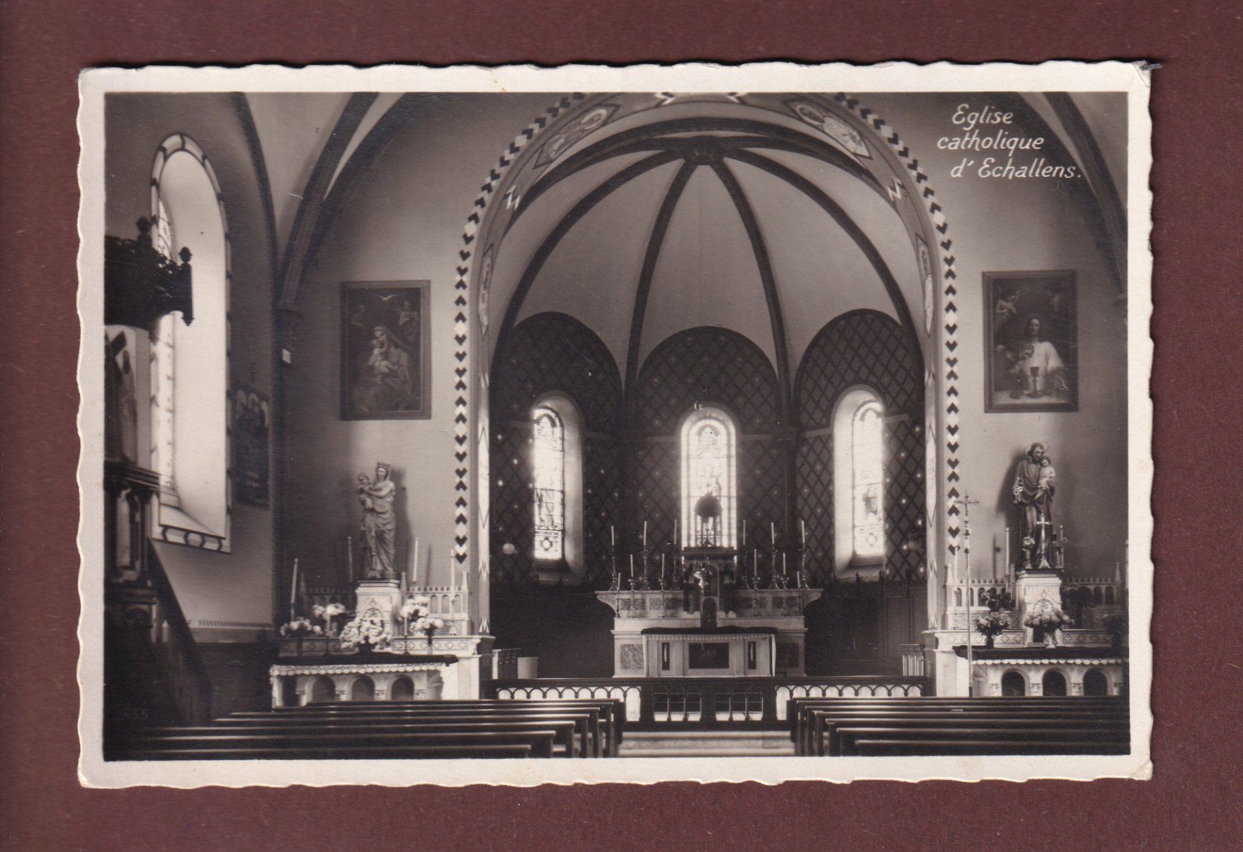 Cartoline postali: ECHALLENS - Intérieur de l'Eglise – Usato da Pully venduto da nicecards-shop