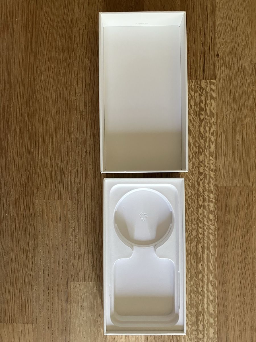 Apple Cover & Protezioni schermo: iPhone SE Verpackung – Usato da Basel venduto da dacaccia 1